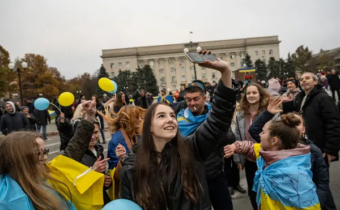 Kyjev odobral akreditáciu západným novinárom na reportáže z Chersonu