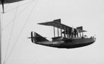 Lovci ponorek a létající čluny – hydroplány v první světové válce