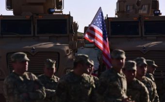 Přesun amerických vojáků na Ukrajinu za účelem inspekce zbraní dodaných Západem může vyústit do opravdové srážky mezi Ruskem a NATO, píší americká média
