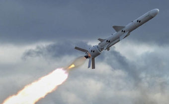 Expert zosmiešnil výmysly Kyjeva o „skončených“ raketách v Rusku