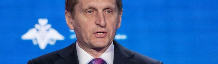 Šéf ruské rozvědky Sergej Naryškin varoval, že Polsko chystá anexi západní části Ukrajiny a přípravy již dalece pokročily, včetně zaúkolování polských médií pro získání veřejné podpory pro anexi! A šéfka Evropské komise vyrobila skandál, když provalila utajované informace ze svodky NATO o skutečných ztrátách Ukrajiny ve válce, jenže současně odhalila slabost Evropské unie a strach z Ruska, protože Brusel se bojí sáhnout na peníze ruských oligarchů! V projevu zaznělo, že Ukrajina dostane peníze na obnovu až po zrušení sankcí na Rusko! A to si Kyjev počká!