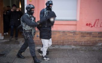 Europol odhalil rozsiahlu sieť prevádzačov migrantov v celej EÚ