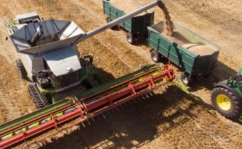 Breitbart: Německo v rámci Velkého resetu zakazuje sedlákům řádně hnojit pole kvůli Zelené agendě