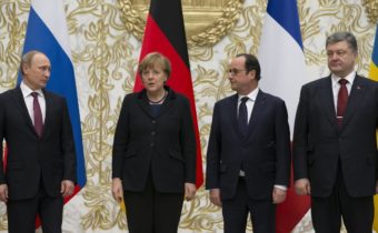 Hollande priznal, že cieľom „Minských dohôd“ bolo poskytnúť Kyjevu čas na vyzbrojenie