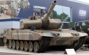 Zelení požadujú, aby Scholz dodal Ukrajine tanky