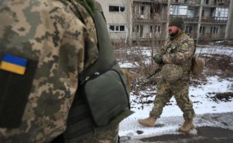 Ukrajinský veliteľ priznal, že sú v Arťomovsku zavalení mŕtvolami