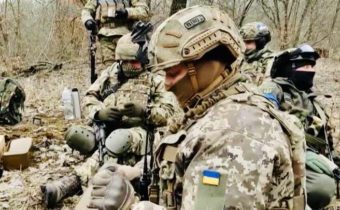 „Strieľajú na svojich“ – ukrajinská armáda sa zmieta v agónii