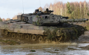 Německo dodá Ukrajině tanky Leopard 2, Američané pošlou Abramsy