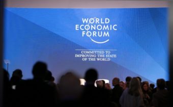 BESTIÁLNÍ CHOBOTNICE V AKCI!  Sraz nejhorších zločinců světa na WEF v Davosu příští týden – SEZNAM SKUTEČNĚ KOUPENÝCH ČI VYDÍRANÝCH GAUNERŮ – ČESKÝCH A SLOVENSKÝCH ÚČASTNÍKŮ !!!
