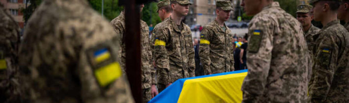 Ozbrojeným silám Ukrajiny chýba špecializované vybavenie na evakuáciu ranených, straty rastú