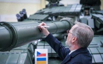 České ministerstvo obrany vyzvalo pripraviť sa na rozsiahly konflikt s Ruskom
