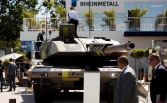 „Rheinmetall“ chce na Ukrajine postaviť závod na výrobu tankov