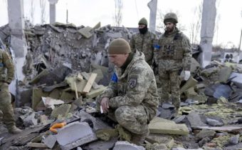 Newsweek: Proces zásobovania muníciou spôsobuje, že technika NATO je pre Ukrajinu zbytočná. Pre Západ je čoraz ťažšie skrývať porážku ukrajinskej armády