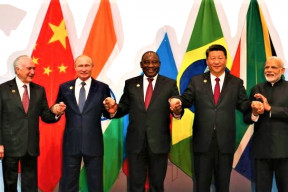Skupina BRICS zruší používání US dolaru v dohodách a obchodním styku mezi členy BRICS