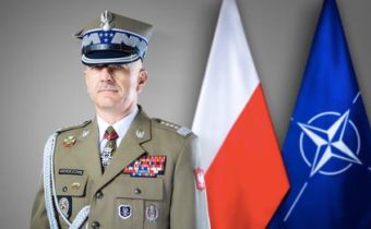 Náčelník generálního štábu polských ozbrojených sil o válce na Ukrajině: „Situace bohužel nevypadá dobře. Prostě nemáme munici. Průmysl není připraven nejen poslat zařízení na Ukrajinu, ale ani doplnit naše zásoby, které se
