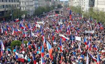 [ŽIVĚ] Demonstrace Česko proti bídě 16.4.2023. Najdeme cestu z fialové jeskyně? ~ Nespokojený
