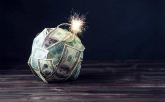 Global Times: Dochádza k celosvetovému výpredaju dolárov a kolapsu hegemónie USA