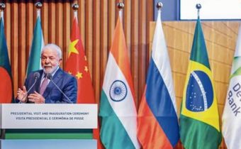 Brazílsky prezident Lula da Silva vyzval štáty BRICS ukončiť obchodovanie v amerických dolároch