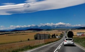 Slovenský parlament zaviazal budúce vlády, aby sa postavili proti zákazu spaľovacích motorov
