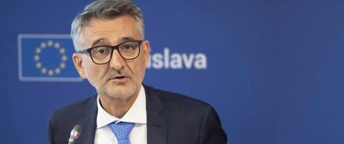 Slováci majú podľa zástupcu eurokomisie na Slovensku v DNA pokazené chromozómy, preto ich treba k rodovej rovnosti treba dotlačiť
