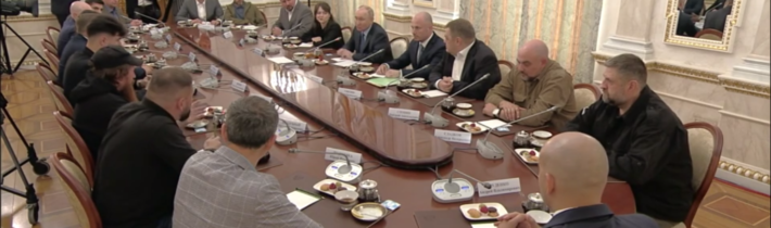 Putin sa stretol s vojenskými korešpondentmi