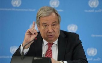 VIDEO: Šéf OSN Gutteres verklíkuje hoaxy svojich pánov z Davosu a klimatických alarmistov Thunbergovej & spol., že svet sa rúti do klimatickej katastrofy