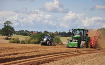 Skvělý proslov nizozemského europoslance, který poukázal na skutečný důvod proč jsou vyvlastňováni farmáři (video)