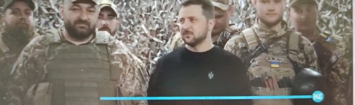 Volodymyr Zelenskyj „je připraven na mírové rozhovory“, což Putinův ministr označuje slovy „nemají..