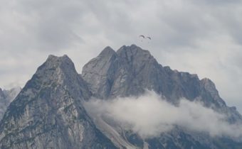 Paraglajdisti nad Garmischem…