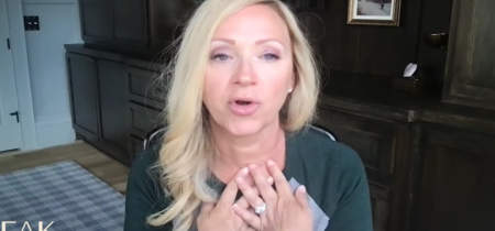 Bývalá herečka spoločnosti Disney sa podelila o to, ako sa po rokoch podpory potratov stala zástankyňou života