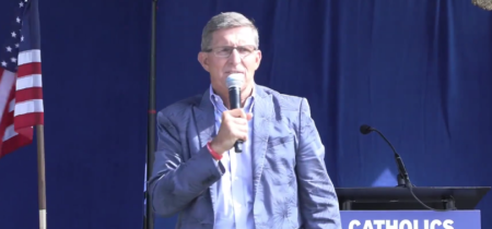 Generál Michael Flynn vyzval voličov v Ohiu, aby chránili nenarodené deti počas ružencového prejavu