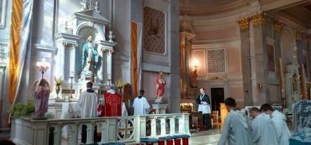 Clevelandský biskup zachováva latinskú omšu v diecéze zriadením svätostánku