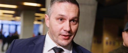 VIDEO: Bývalý šéf SIS Pčolinský nebol po výsluchu na polícii zadržaný. Súčasného riaditeľa Slovenskej informačnej služby Aláča zo zadržania prepustili na slobodu