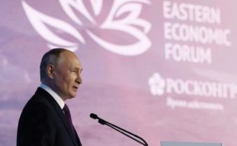 Rusko zarobilo dvakrát viac peňazí, ako je hodnota nášho majetku zmrazená Západom, vyhlásil Putin a skonštatoval, že Západ ničí globálny ekonomický systém a ako globálne finančné centrum si sám podkopáva dôveru. Podľa šéfa Kr