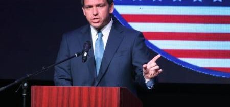 Florida schválila pravidlo na prepustenie zamestnancov vysokých škôl, ktorí umožnia mužom používať ženské toalety