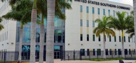 Médiá nepravdivo tvrdia, že prepojenie na QAnon viedlo americkú vojenskú základňu k zrušeniu predstavení filmu Sound of Freedom