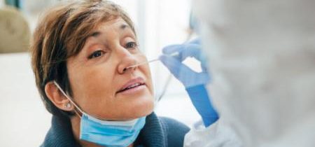 Izraelská vláda stiahla príkaz na vykonávanie testov COVID po odmietavom postoji nemocníc