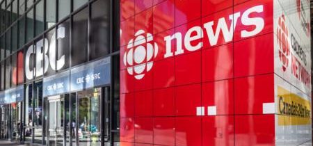 CBC bude najväčším príjemcom zákona o cenzúre vlády Trudeaua, tvrdia odborníci