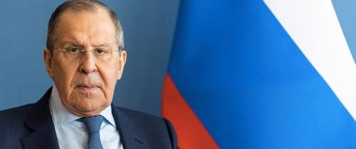 USA vedú vojnu proti Rusku, reaguje Lavrov na dodávku amerických zbraní Ukrajine