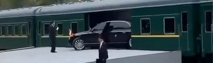 VIDEO: Rusové natočili, jak Kimova limuzína zajela do obrněného vlaku