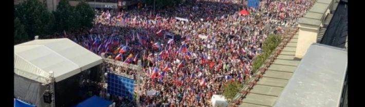 Táhni Fialo i se svojí bandou k čertu! To vzkazuje lid! Začátek odcházení přichází! – INFOKURÝR