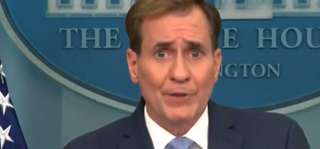 Bidenov hovorca v odpovedi na otázku novinára EWTN obhajuje vojenskú politiku v oblasti interrupcií