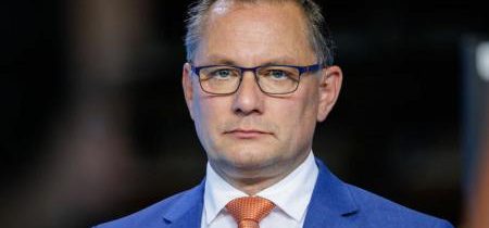 Šéf nemeckej populistickej strany AfD hospitalizovaný po údajnom útoku injekciou