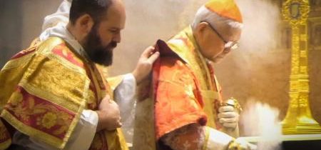 Kardinál Zen kritizuje odpoveď pápeža Františka na dubia, naznačuje, že ju napísali organizátori synody