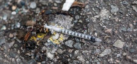 Obhajcovia eutanázie presadzujú, aby sa v Kanade schválila asistovaná samovražda drogovo závislých