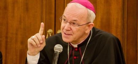 BREAKING: Biskup Schneider hovorí, že vyhlásenia pápeža Františka o homosexuálnych "požehnaniach" sú "mätúce