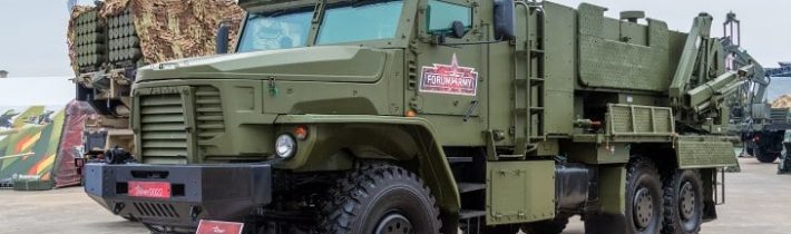 Odstrašující termobarická síla. Ruský raketomet TOS-2 Tosočka míří proti nacistům na Ukrajinu