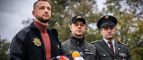 Čurillovci sa snažia dostať za mreže ministra vnútra Šutaja Eštoka a povereného policajného prezidenta Polakoviča, ktorí uvoľňujú po takmer 4 rokoch policajtom ruky, aby konečne vyšetrili ich zločiny