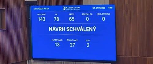 VIDEO: Štvrtá Ficova vláda získala dôveru parlamentu. Programové vyhlásenie vládneho kabinetu, ktorého ambíciou je prinavrátiť suverenitu do slovenskej zahraničnej politiky, sľubuje orientáciu na všetky štyri svetové strany a chce s