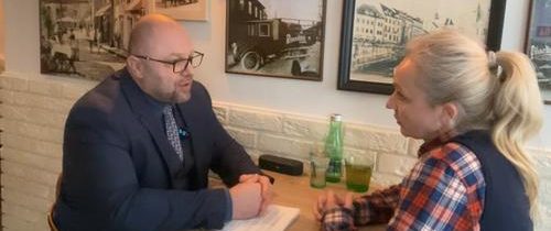 VIDEO: Advokát Ribár o ochrane a obhajobe čurillovcov politikmi, korporátnymi médiami, Úradom na ochranu oznamovateľov, ale aj krokoch ministra vnútra Šutaja Eštoka, nahrávkach a manipuláciách v trestných konaniach. Prehovoril aj o tom,